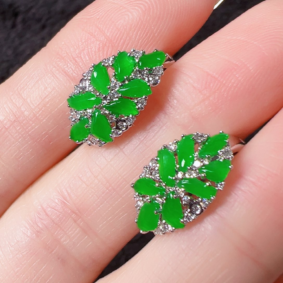 翡翠18K金镶嵌耳饰签收后24小时鉴赏期，过时不退