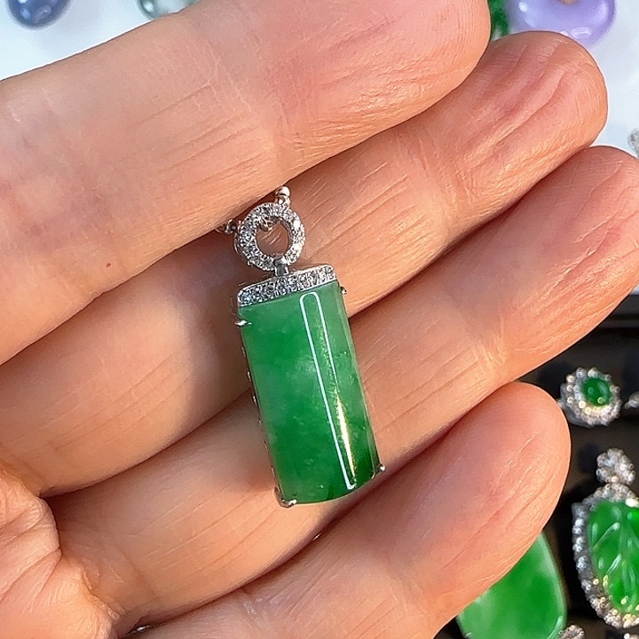 翡翠颈饰18K金镶嵌平平无事柱