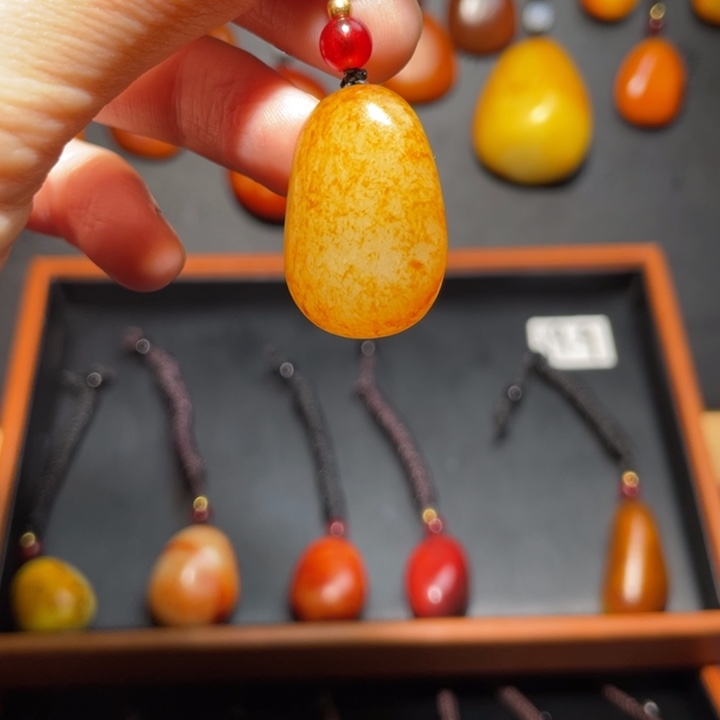 笑***生颈饰未镶嵌和田玉