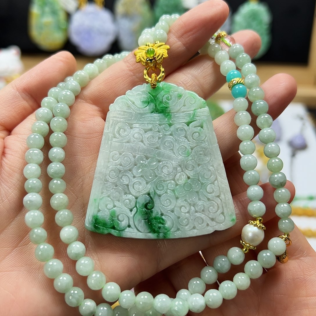 翡翠未镶嵌颈饰吊坠