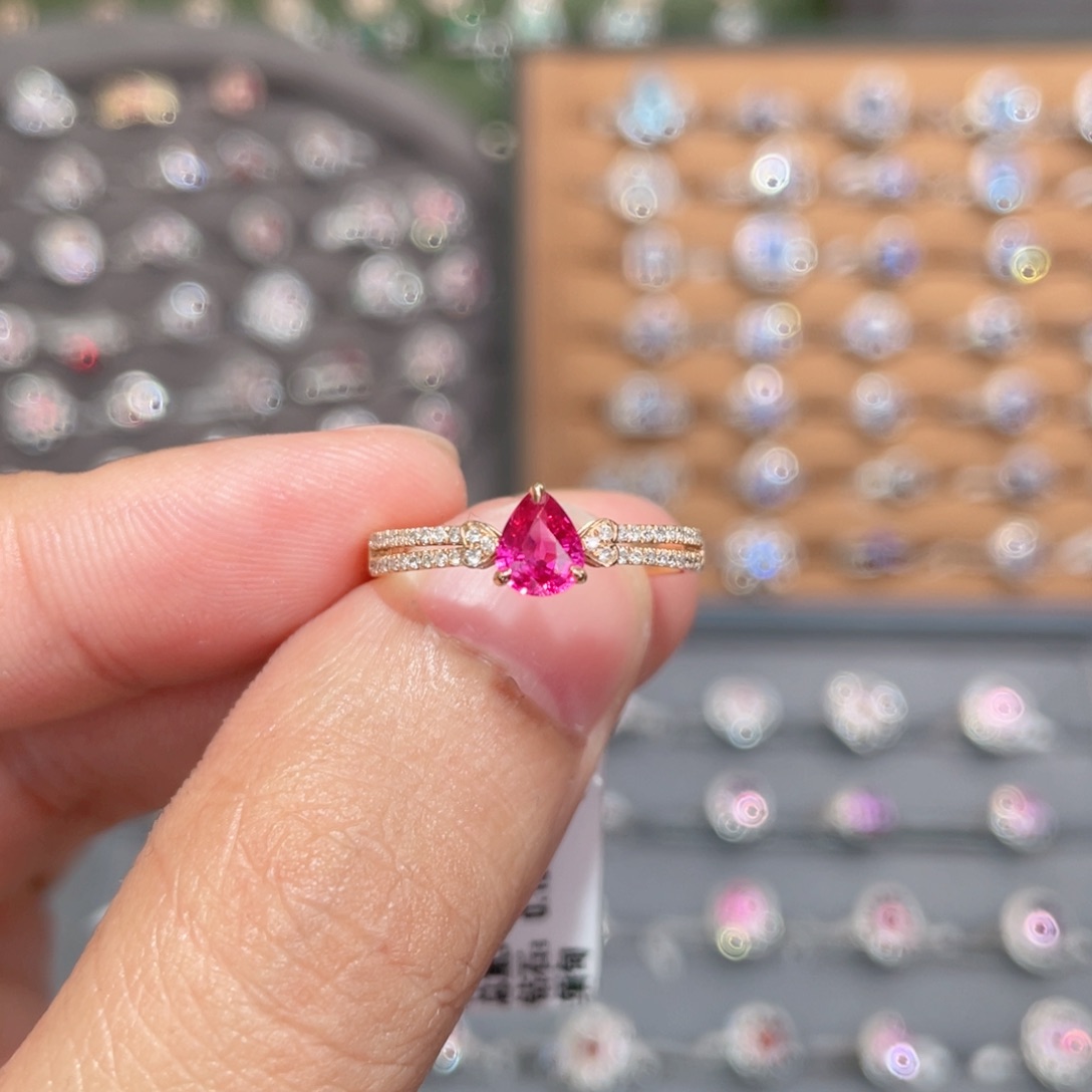 红宝石戒指18K金镶嵌0.6ct 缅甸