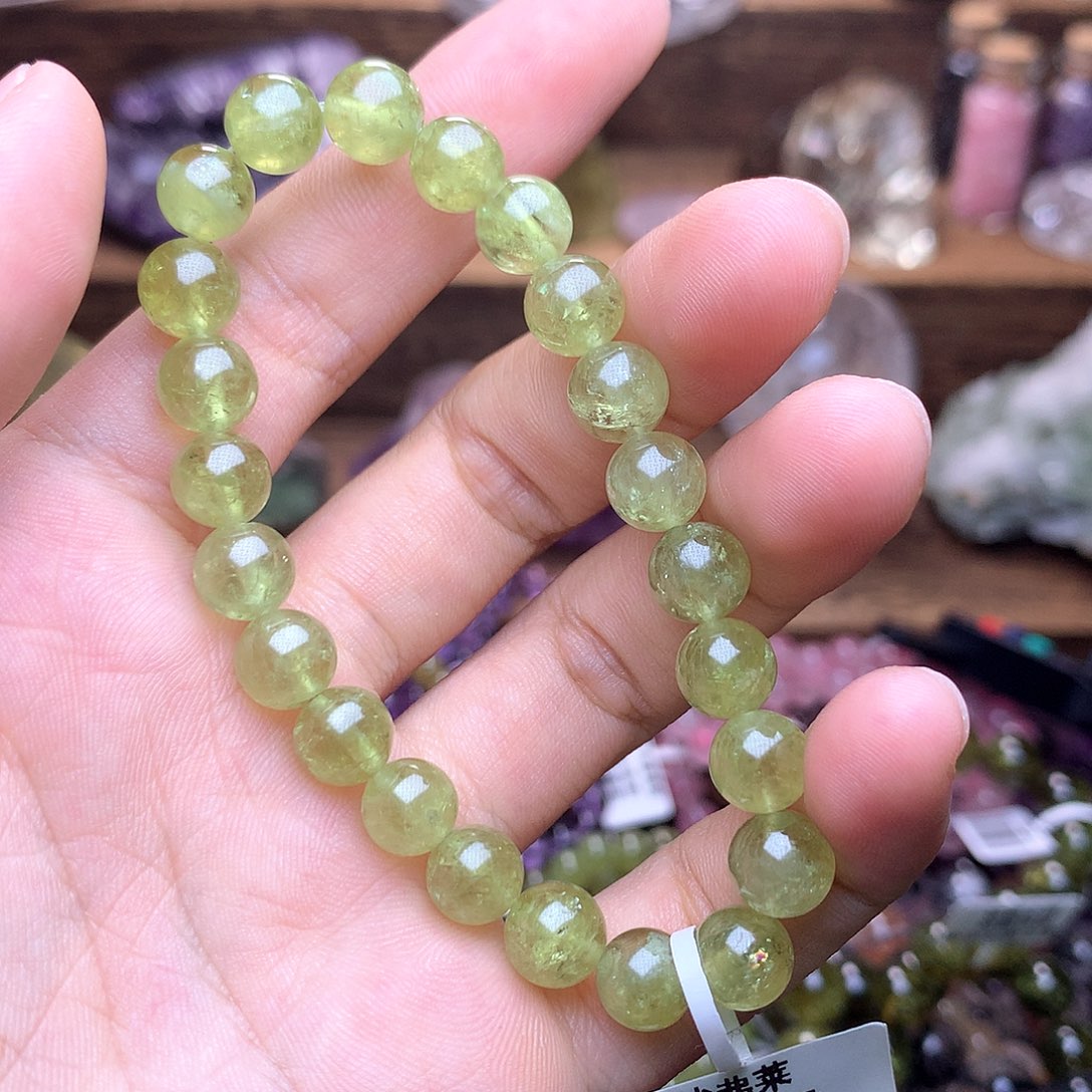 苹果绿沙弗8未镶嵌水晶