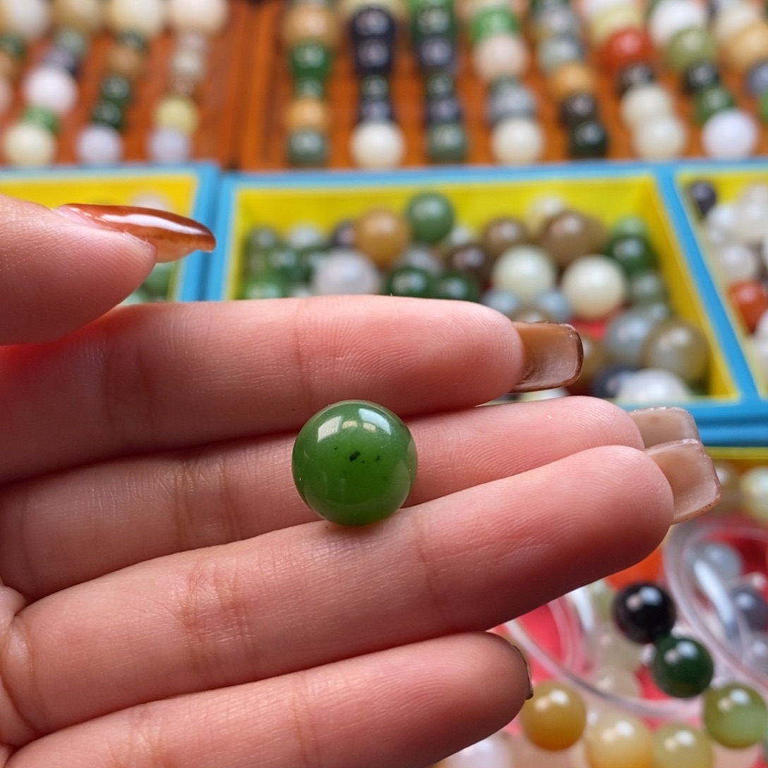 和田玉未镶嵌珠宝半成品福利碧玉单珠z12（有内裂