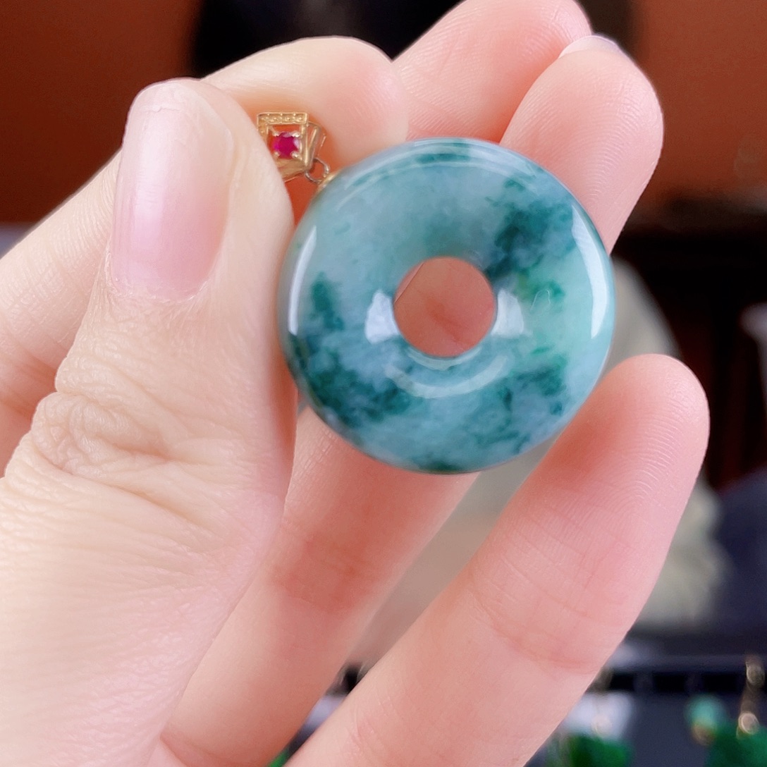 翡翠18K金镶嵌耳饰