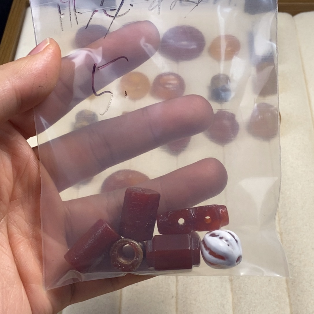 萧***！玛瑙/玉髓未镶嵌颈饰