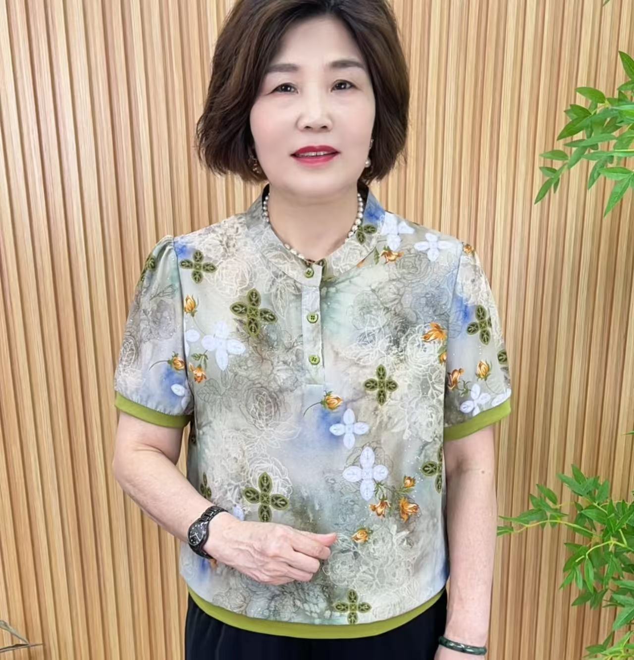 学院风性感风中老年夏季薄款衬衫大码中老年女装t恤V6367-1