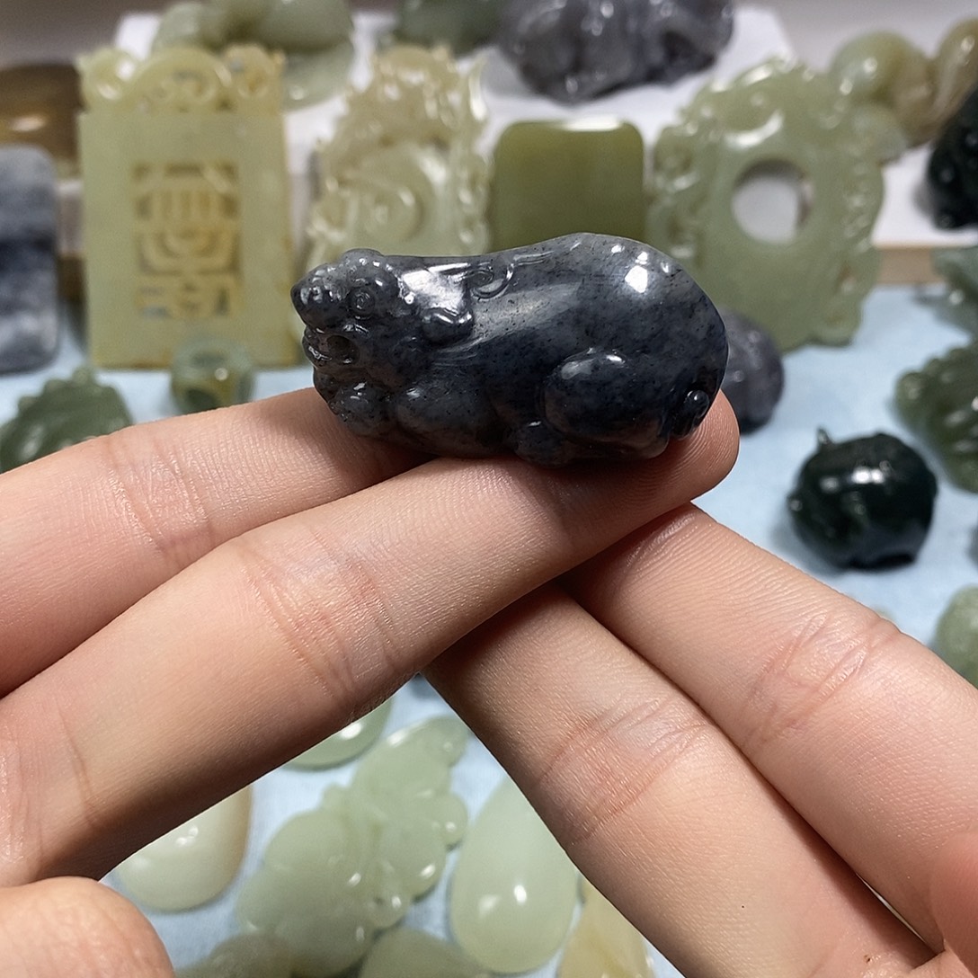 和田玉未镶嵌挂件