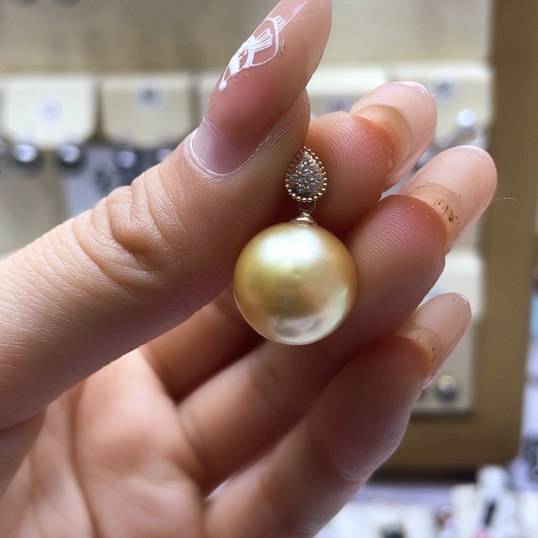 海水珍珠颈饰18K金镶嵌