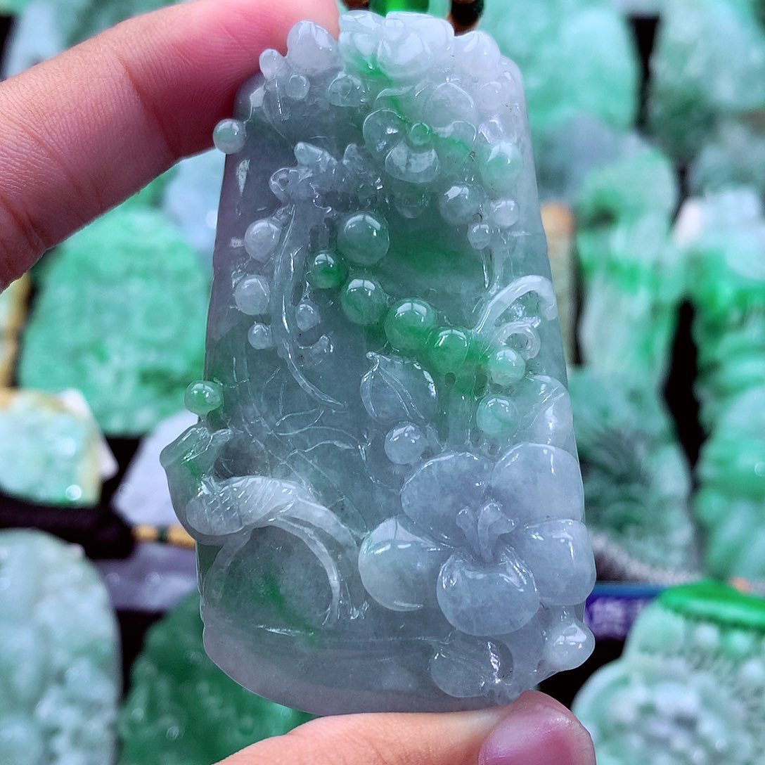 吊坠(不含链)未镶嵌翡翠