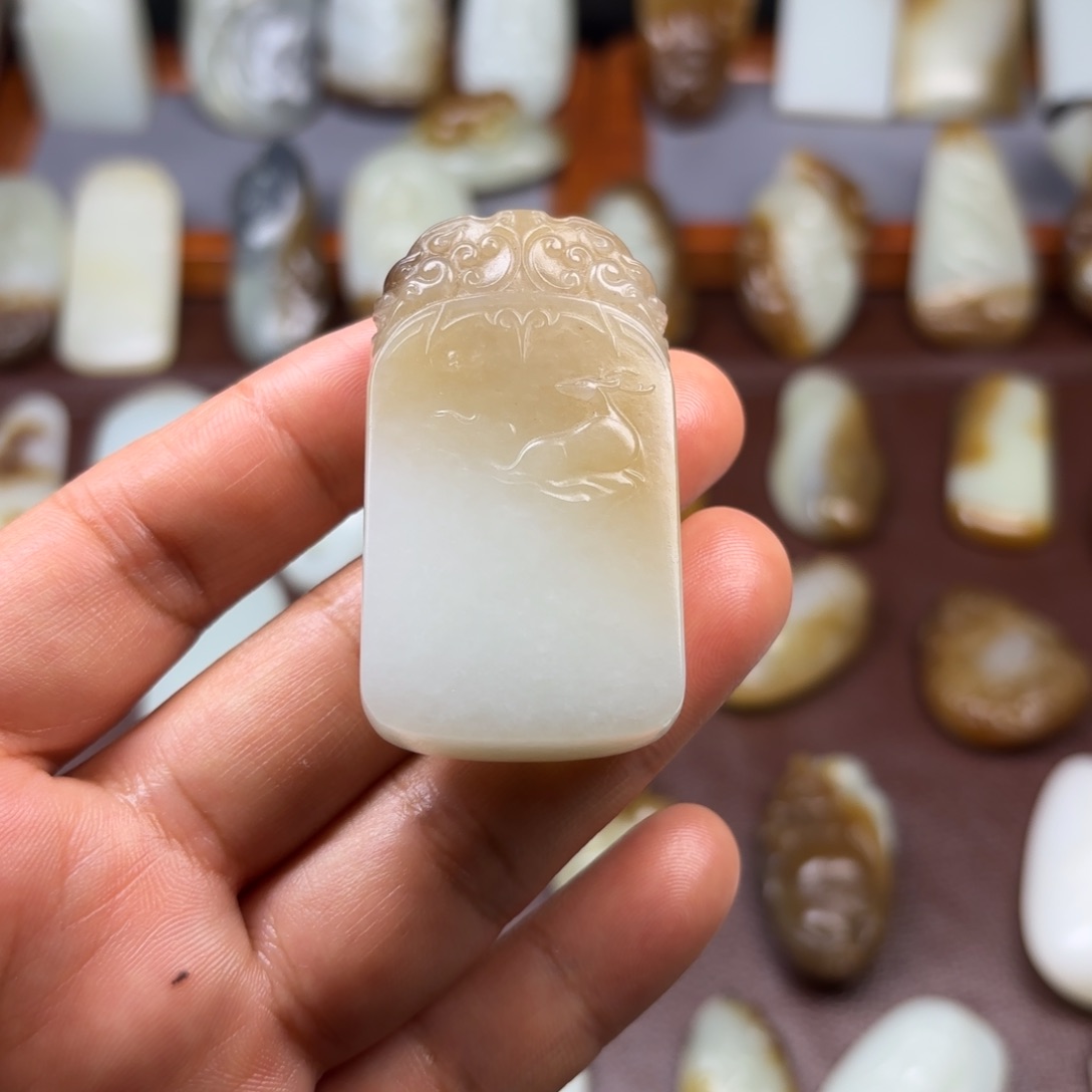 和田玉（糖玉）颈饰未镶嵌