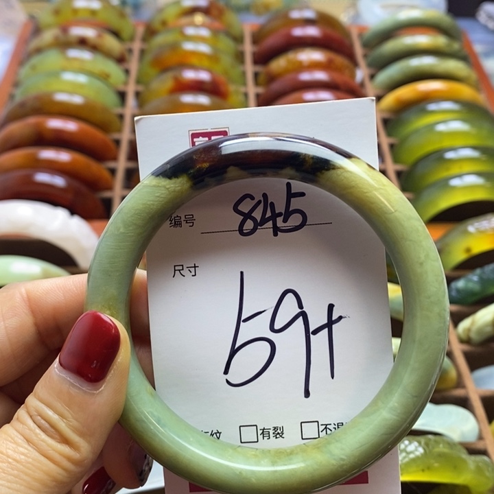 蛇纹石玉手镯未镶嵌