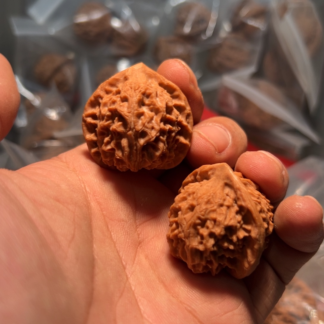 文玩核桃，野生小桃心