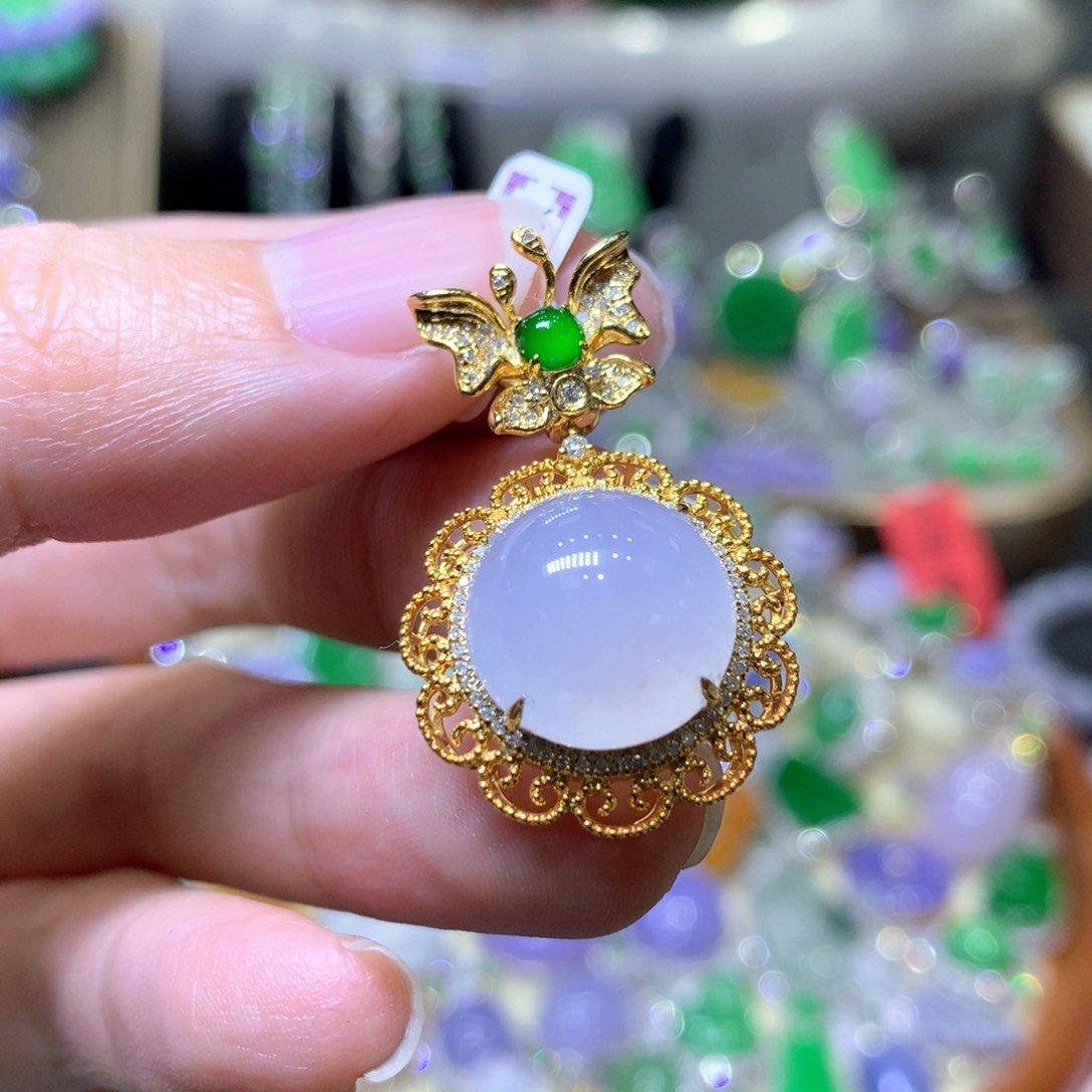 【闪购商品】翡翠颈饰18K金镶嵌翡翠吊坠项链