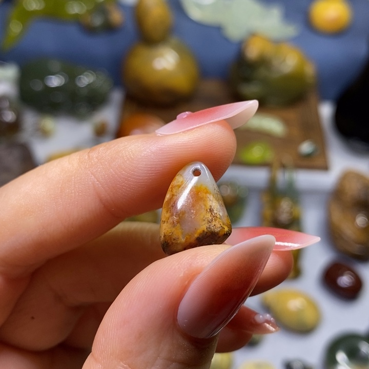 岫岩河磨玉（透闪石质玉）未镶嵌挂件