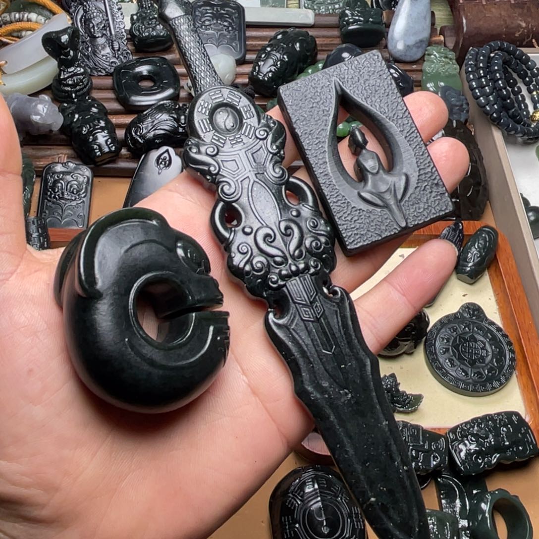 西***关和田玉未镶嵌把件