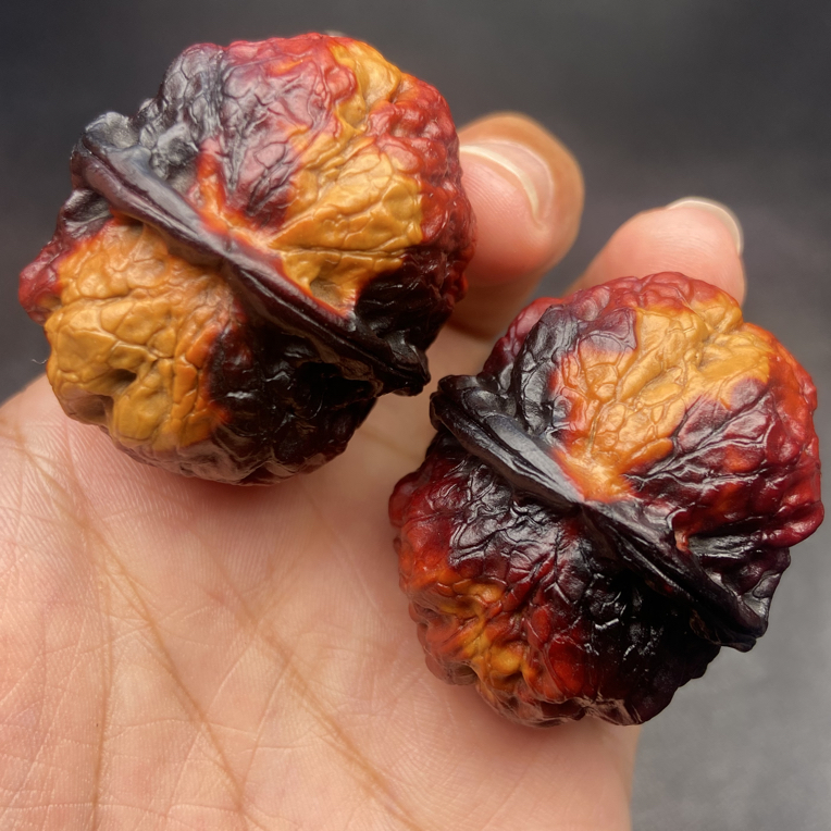 云南铁核桃 文玩 39-40尺七彩至尊疙瘩包发货图片同款随机一对
