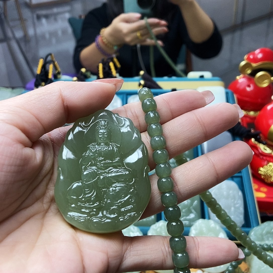 和田玉颈饰未镶嵌朝**处