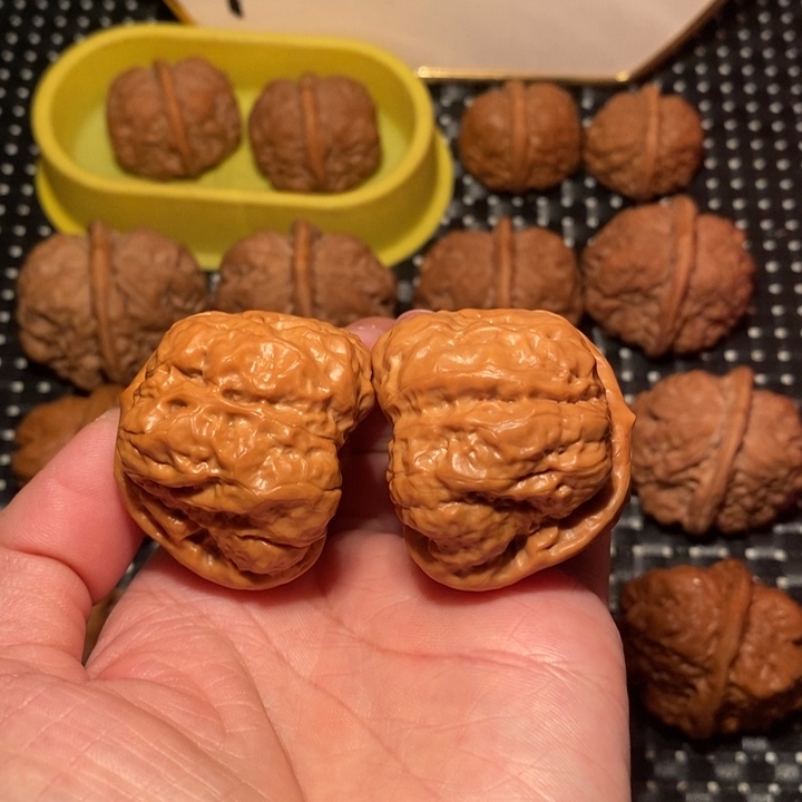 把件文玩核桃四开细腰超大腿