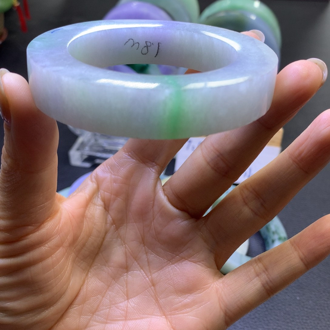 未镶嵌手镯定制翡翠浪***¥