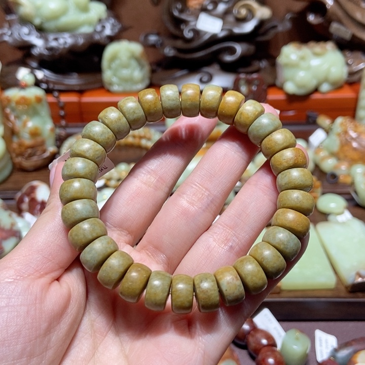 岫岩河磨玉（透闪石质玉）手链未镶嵌