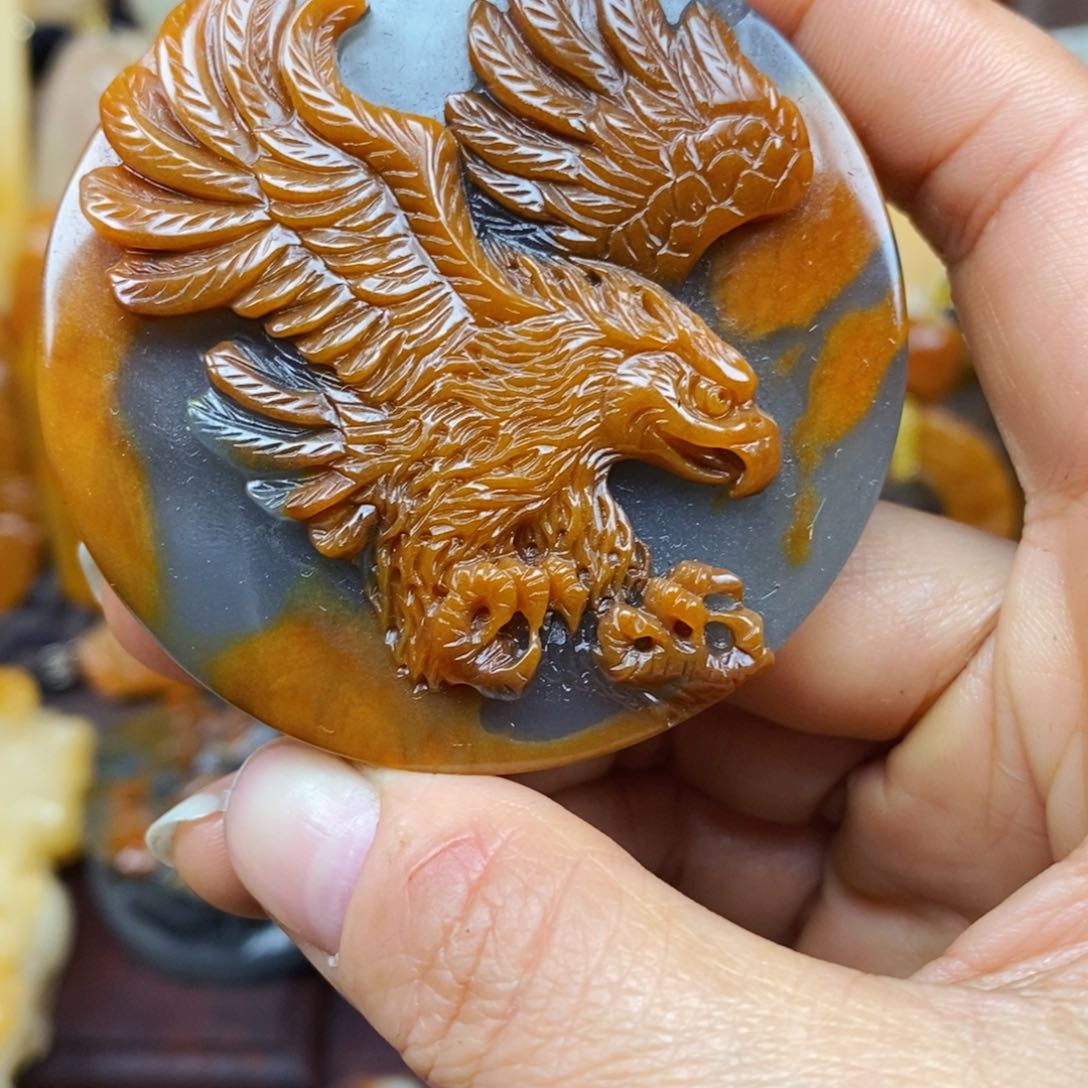 石英质玉（黄龙玉）颈饰未镶嵌