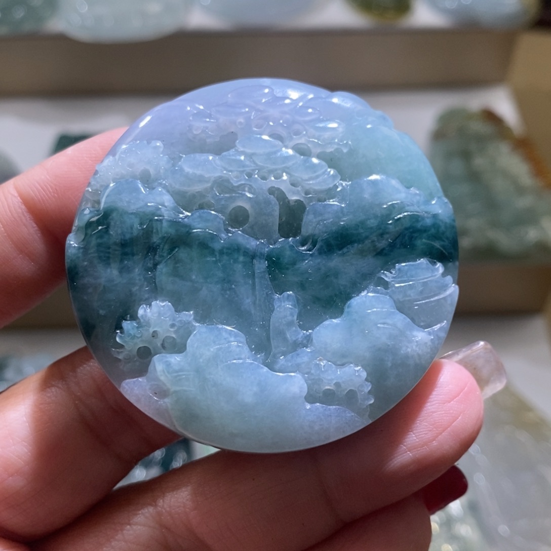 【闪购商品】翡翠颈饰未镶嵌山水