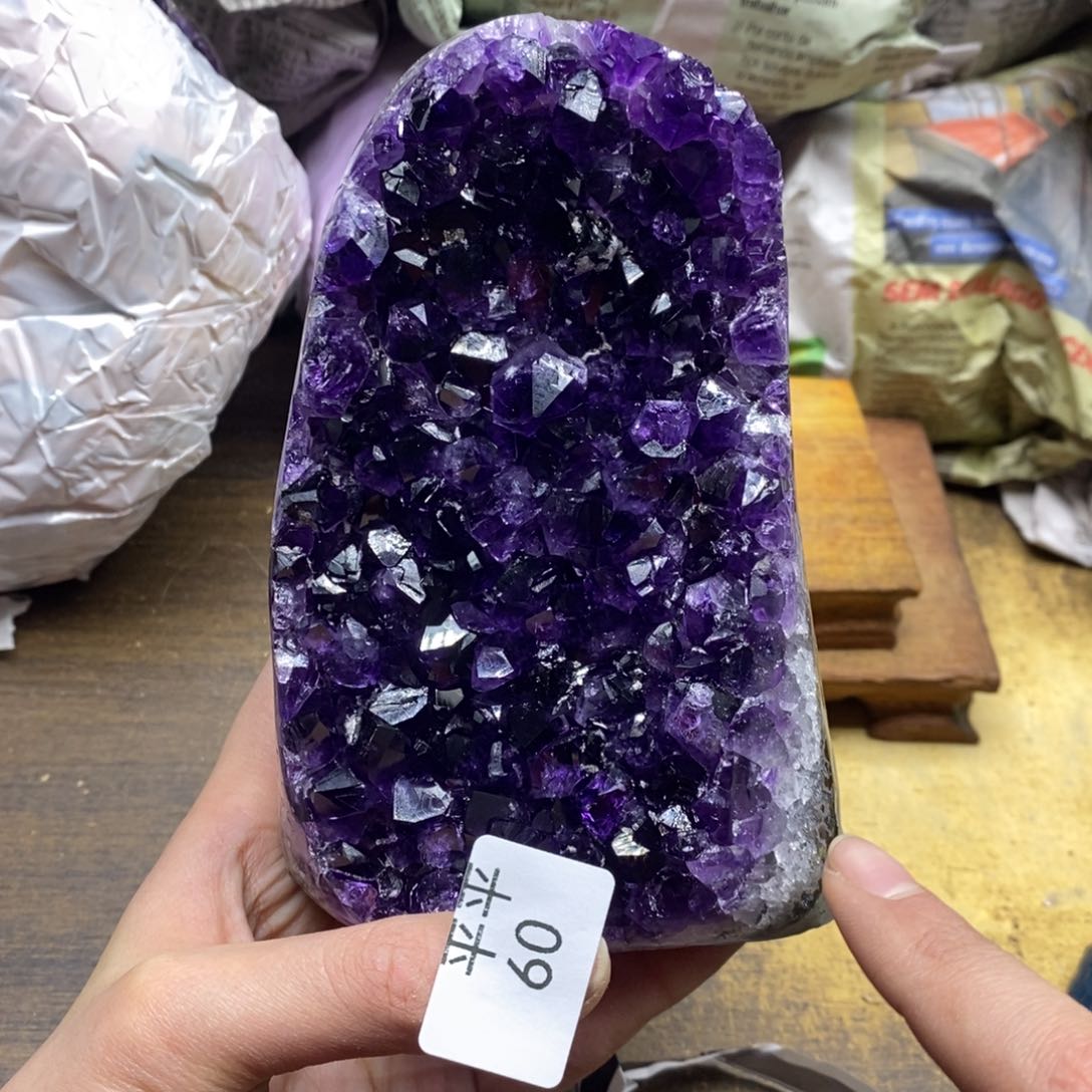 紫晶乌拉圭未镶嵌