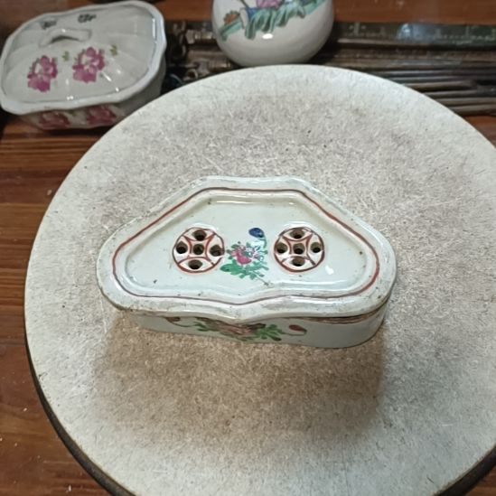 瓷片粉彩陶瓷摆件粉彩陶瓷摆件粉彩