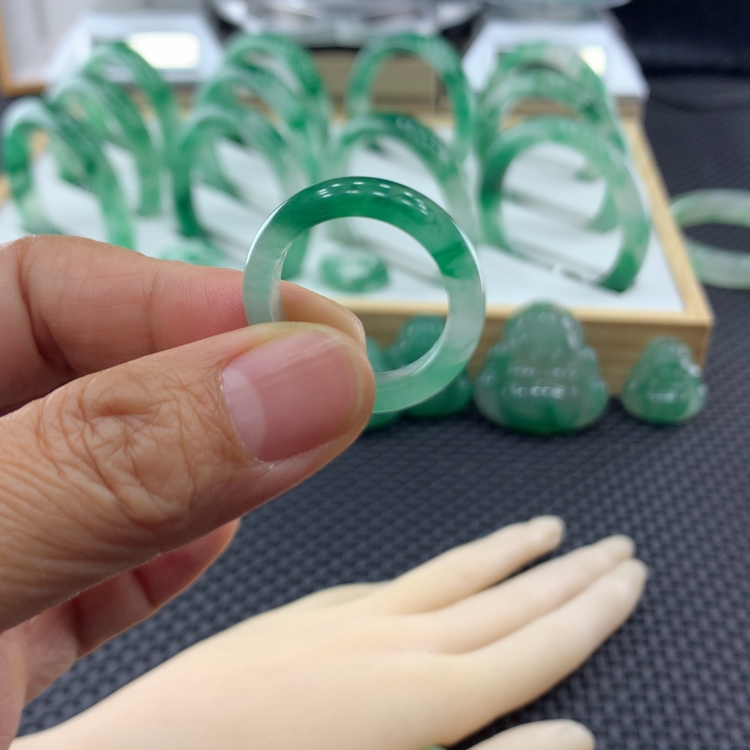 石英质玉手镯未镶嵌慧*