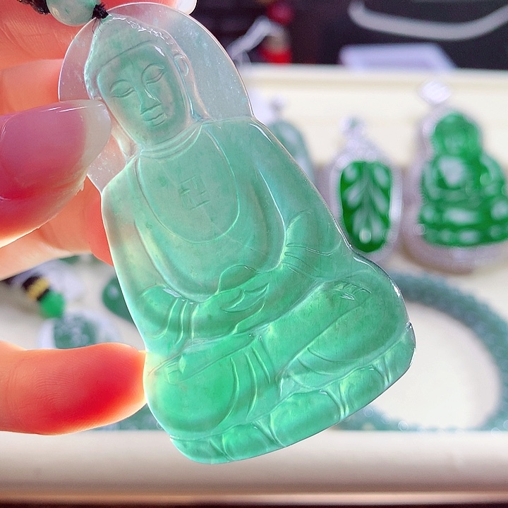 翡翠颈饰未镶嵌天然