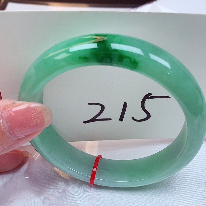 翡翠手镯未镶嵌翡翠