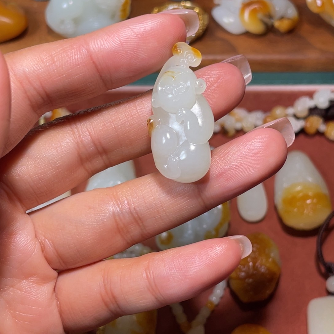 颈饰未镶嵌和田玉