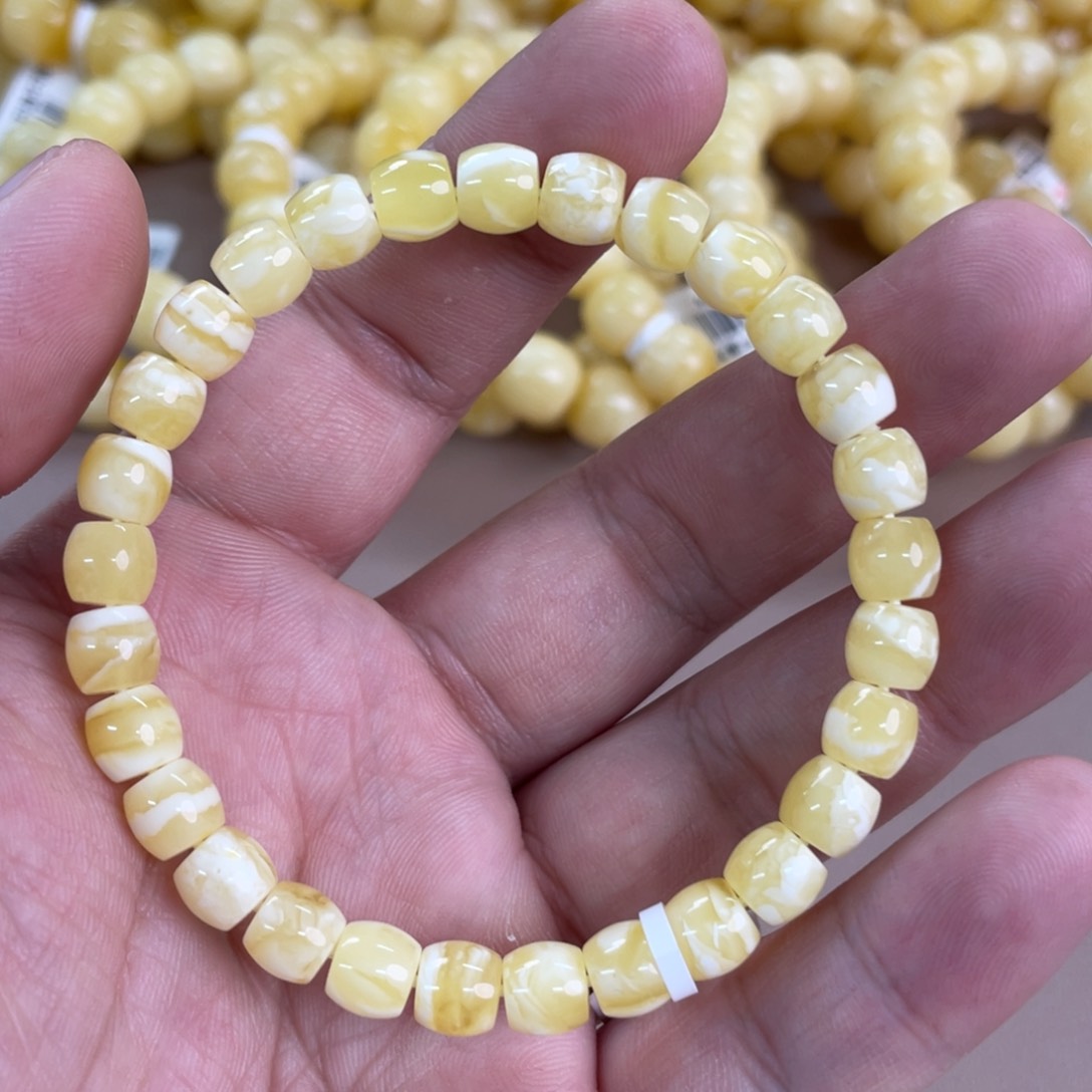 琥珀裸石未镶嵌135000000