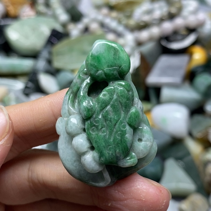 德***时翡翠未镶嵌颈饰天然翡翠