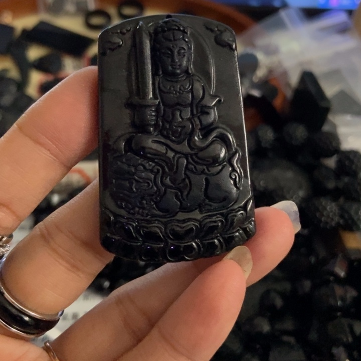 翡翠未镶嵌颈饰大漏文殊