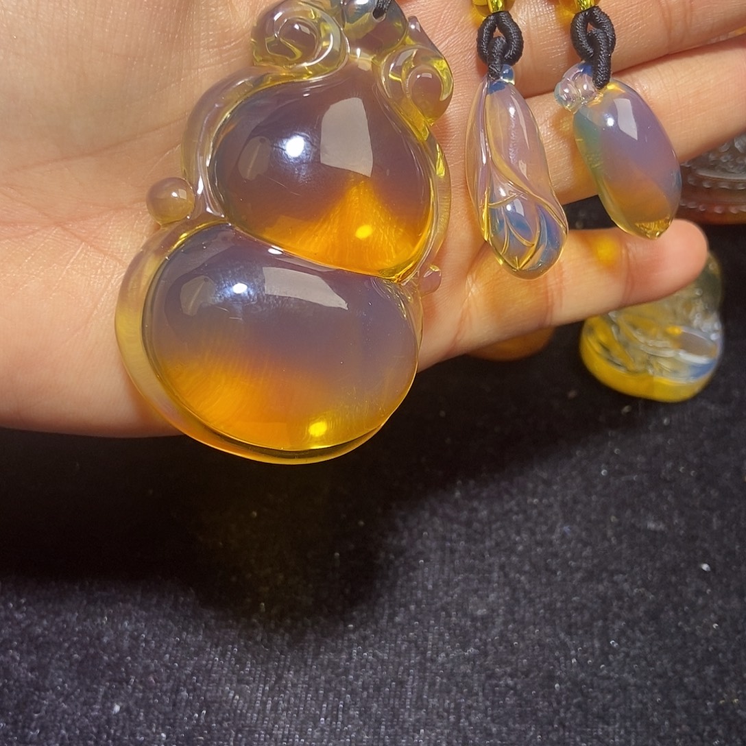 螺***辣琥珀未镶嵌颈饰缅甸天然琥珀吊坠