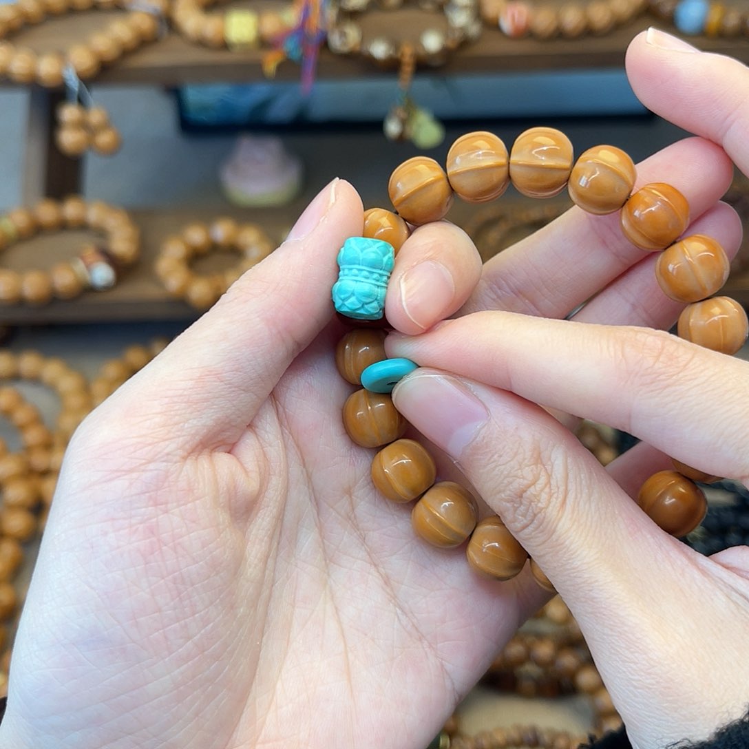 猴头核桃手串?搭配莲花