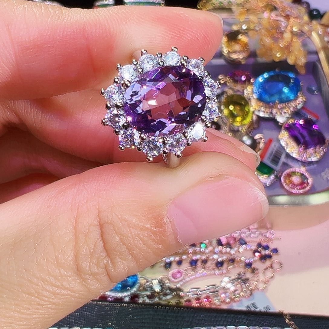 颈饰未镶嵌紫晶戒指