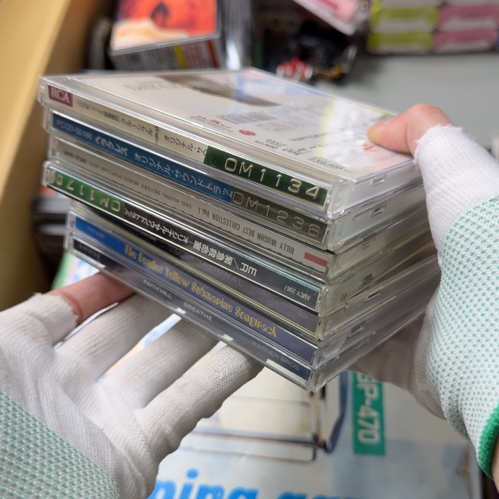 月**深中古商品，瑕疵品，不保好坏。520