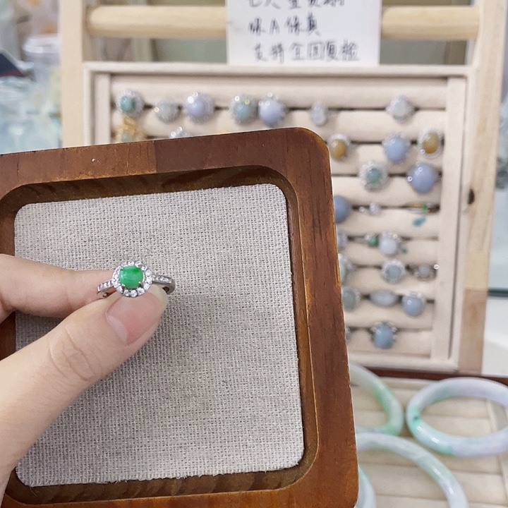 翡翠未镶嵌颈饰天然翡翠Ａ货