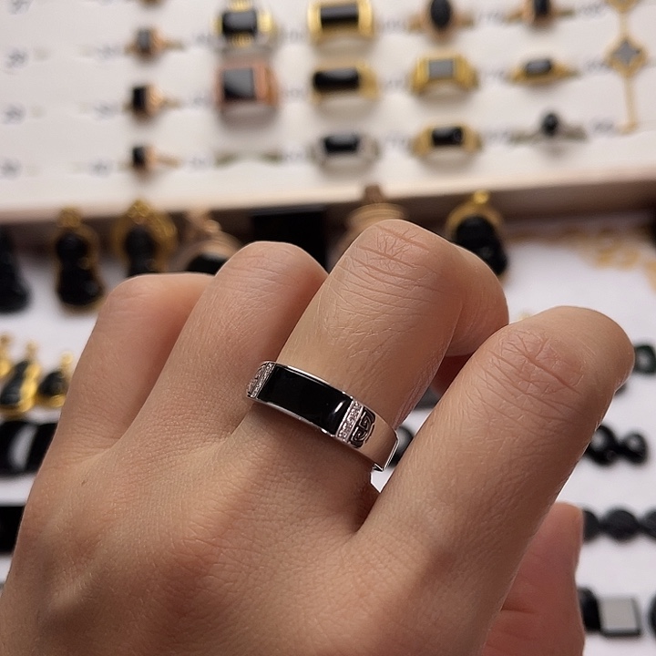 翡翠18K金镶嵌戒指翡翠