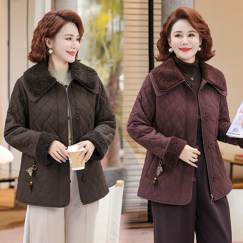 秋冬季2025新款中老年妈妈时尚大毛领收腰设计减龄显瘦小棉服加绒