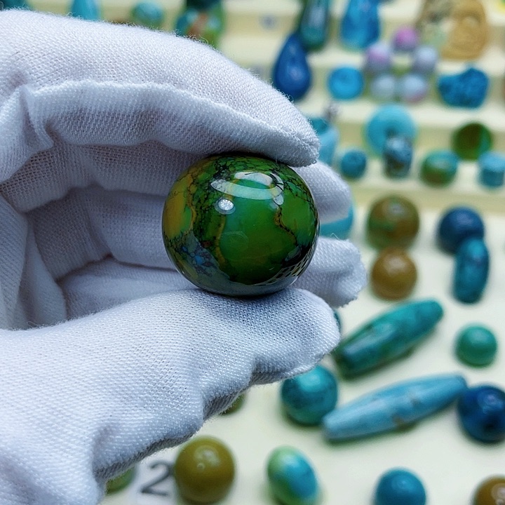 绿松石颈饰未镶嵌