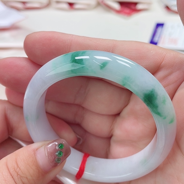 翡翠手镯（圆镯）未镶嵌缅甸翡翠手镯55圈