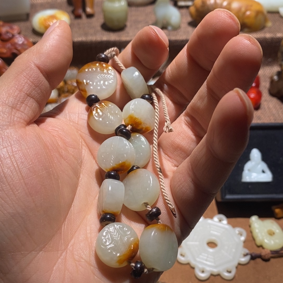 海***歌和田玉未镶嵌颈饰