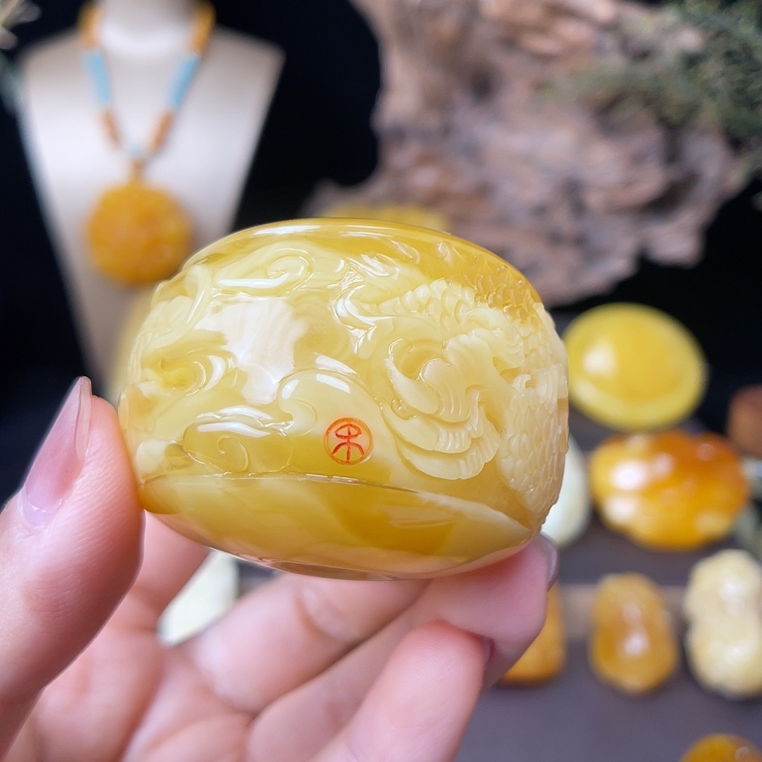 琥珀未镶嵌珠宝奇石