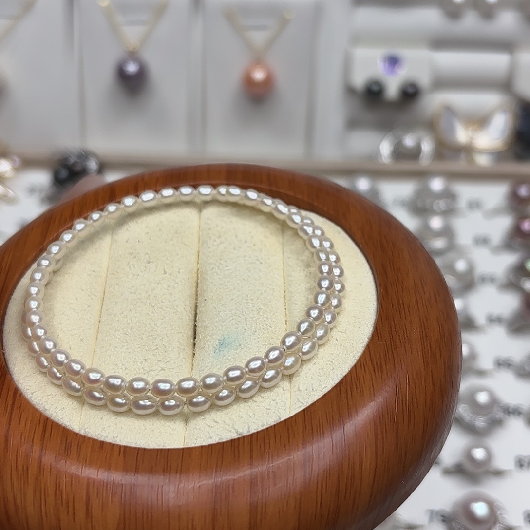 懒***懒银S925镶嵌淡水珍珠耳饰