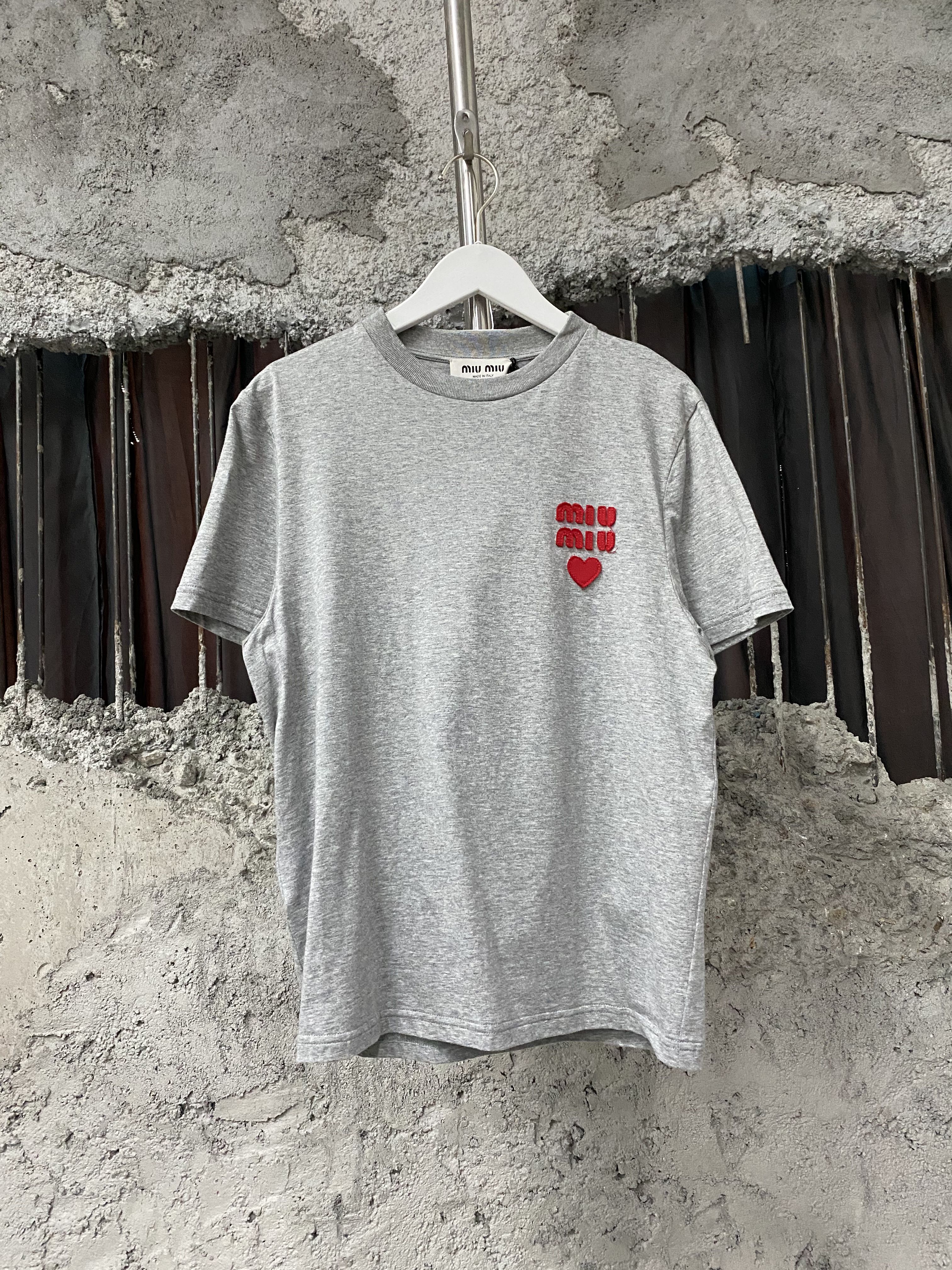 99新 MIU MIU/缪缪 爱心logo短袖/m码 GJ7350