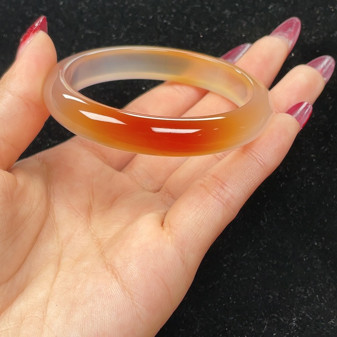 玛瑙/玉髓手镯未镶嵌海**姐