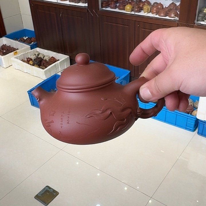 紫砂茶壶容天清水